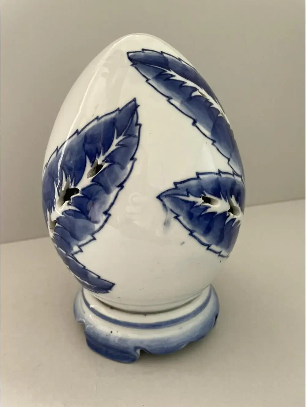 Vintage Blue & White Floral Egg on Pedestal Y2K Grand Millennial Decor